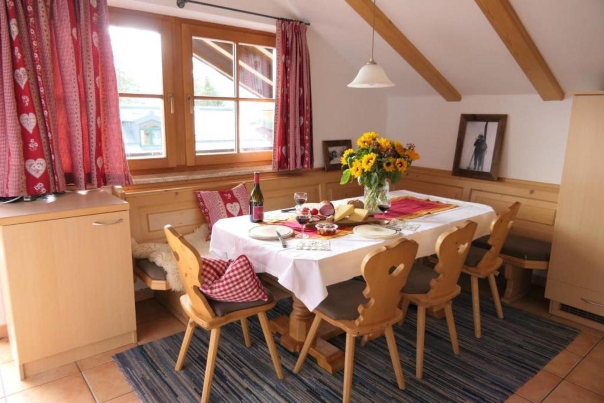 Ski In Out! Gemuetliche Dachgeschosswohnung Konigsleiten Dış mekan fotoğraf